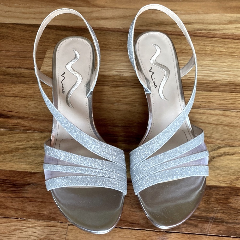 NINA NELDA SANDAL in silver glitter, size 8.5